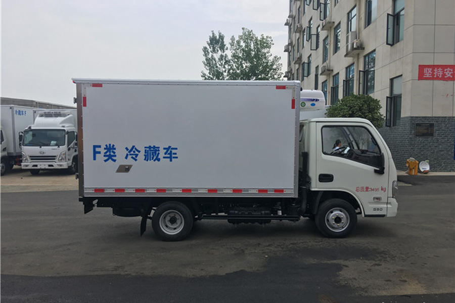 跃进后双轮冷藏车3.3米（汽油）